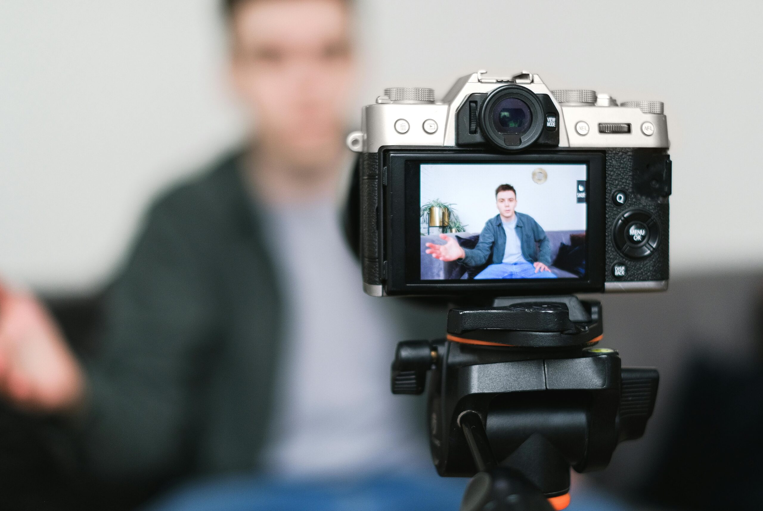 Shooting a talking head video content for social media
